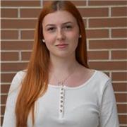 Estudiante con experiencia en docencia y varios idiomas certificados ofrece clases particulares en Alicante.