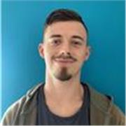 Ich unterrichte Englisch praxisnah und individuell, mit Fokus auf Sprechen, Verständnis und Selbstvertrauen im Alltag.