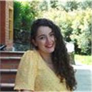 Erfahrene Englischlehrerin mit dynamischem Unterricht für alle Altersgruppen