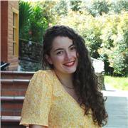 Erfahrene Englischlehrerin mit dynamischem Unterricht für alle Altersgruppen