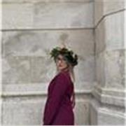 Profesora de castellano con 6 años de experiencia. Refuerzo escolar y preparación de exámenes.