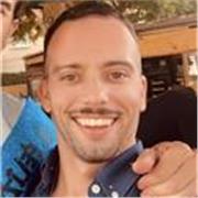 15 años de experiencia en la enseñanza de inglés y español, presencial y online. 