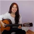 Clases online de guitarra, ukelele y canto moderno. título profesora