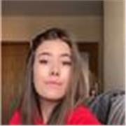Profesora de apoyo para niños y niñas de Educación Primaria