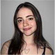 Me considero una persona creativa, que experimenta con los estilos y técnicas. Soy apta para enseñar a todas las edades.