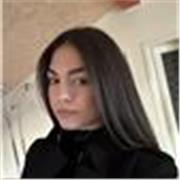 Studentessa universitaria disponibile per aiuto compiti e studio!