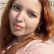 Me defino alguien especializada en inglés, gramática y dinámica, adaptándome a las necesidades de cada persona