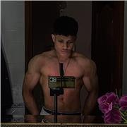 Tengo más de 2 años de experiencia como entrenador personal, ayudando a todo tipo de personas a conseguir el físico de sus sueños.