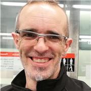 Pintura, dioramas, escenografía. Acrilicos, óleos y recursos reciclados. Más de 20 años de trayectoria