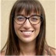 Laureata in comunicazione e diplomata in lingue insegna inglese per elementari/medie/liceo