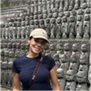 Profesora de audición y lenguaje. Con experiencia en menores. 