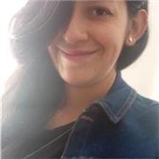 Soy licenciada en artes visuales que compone dibujo, pintura, fotografía, manualidades, etc