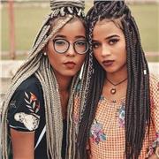 Passionné de la culture anglophone je suis disposée à transmettre cette passion à qui le désire quel que soit lw niveau