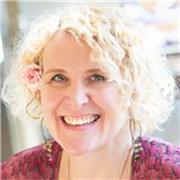 I am a qualified Business & Life Coach and experienced educator with over 20 years of experience helping students build confidence