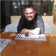 Chef instructor dicta clases magistrales de gastronomia