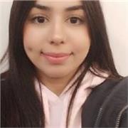 Persona con experiencia en el cuidado de los niños y niñas .