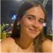 Profesora de matemáticas para chicos y chicas de secundaria