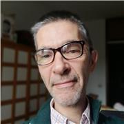 Docente qualificato di estrazione britannica per ragazzi (superiori in su) e adulti