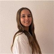 Profesora de lengua y literatura que le encanta enseñar a los mas pequeños y pequeñas