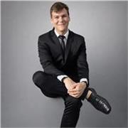 Hablante nativo de español y portugués con experiencia en enseñanza informal a adultos y jóvenes.