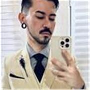 Professor de matemática e física formado pelo Instituto Federal de São Paulo com mestrado em andamento