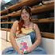 Aulas de gramática, produção textual, redação e literatura, também alfabetização e letramento. Experiência com educação inclusiva