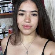 Soy una chica carismática tengo bastante paciencia soy muy amigable , suelo hacer que los niños me cojan confianza y cariño