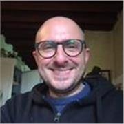 La matematica è spesso vista e affrontata come un mondo ostile, complicato, pieno di formule incomprensibili e numeri assurdi: ti 