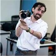 Comunicólogo orientado al ámbito educativo; escritor y creador de ideas