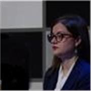 Laureata in giurisprudenza a pieni voti impartisce lezioni di diritto processuale penale, diritto costituzionale, diritto amministrativo, diritto processuale amministrativo, diritto parlamentare, diritto civile, diritto penale