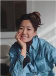 Profesora de coreano imparte clases para los universitarios y los adultos