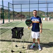 Doy clases de pádel en urbanizaciones, o en otras pistas públicas disponibles