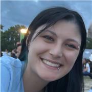 Pronta a insegnare l'inglese, anche partendo dalle basi