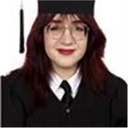 Llevo desde los 8 años en contacto con el inglés y soy graduada en traducción e interpretación