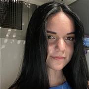 Soy filologa hispanica y profesora de lengua castellana. Doy clases de humanidades a todos los niveles educativos desde primaria hasta pruebas de acceso y universidades