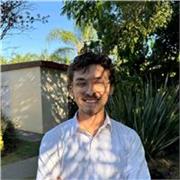 Maestro en clases de programación y matemáticas especializado en desarrollar habilidades reales