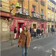 Estudiante de ingeniería industrial y ade, sin experiencia, pero con ganas de enseñar y con buena mano para los niños.