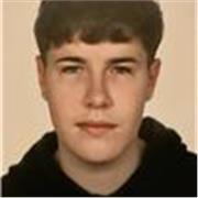 Soy un chico joven, de 18 años, con ganas de poder ayudar a los más pequeños de la casa en la realización de tareas.