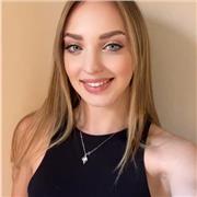 Sono Sofia Elena, ho 24 anni e sono laureanda in Giurisprudenza