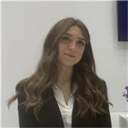 Offro supporto in lingue (ing,fra,spa),matematica e tutte le materie di base.Ho esperienza come educatrice in elementari e medie