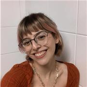 Estudiante de Historia, con capacidad de adaptación tanto en horarios como a la hora de enseñar y educar.