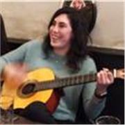 Sei affascinato dalla chitarra e vuoi muovere i tuoi primi passi con questo strumento? 
Scrivimi!