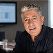 Consultor en IA imparte clases particulares de inteligencia artificial a profesionales y adultoss