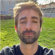 Laureato in Mediazione Linguistica impartisco lezioni di Cinese, Inglese e chitarra