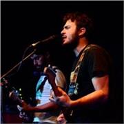 🎶 Aprende guitarra con un productor y guitarrista profesional – claridad, resultados y música de verdad 🎸