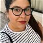Soy profesora de bellas artes con más de 10 años de experiencia. Mi objetivo es acompañar a los alumnos en su proceso creativo