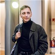 Professor amb grau en Història amb 4 anys d'experiència exercint com a docent a instituts públics. Nivell C2 català i C1 anglès