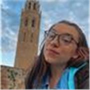 Doy clases de matemáticas para costearme el master. Realicé el bachiller tecnológico aunque al final estudie derecho