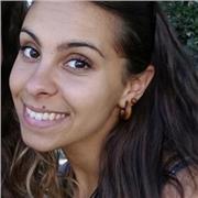 Correttrice di bozze, laureanda in sociologia, offre lezioni online di filosofia