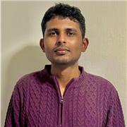 Freundlicher Englischlehrer bietet unterhaltsamen, interaktiven unterricht für kinder und Erwachsene